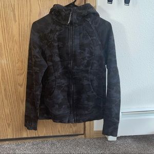 Lululemon size 8 scuba zip up